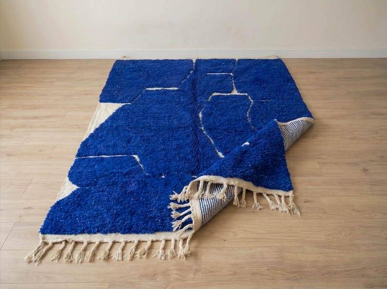 Handmade pure wool rug with blue patterns, 150/250 cm.