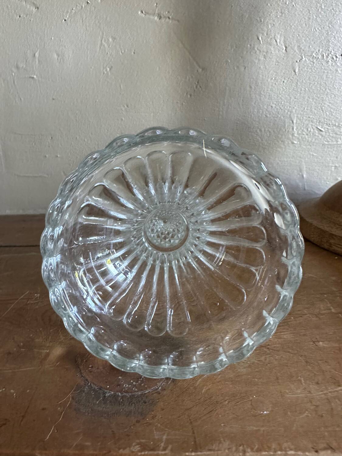 Glass candle holder