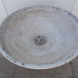 Column-shaped planter