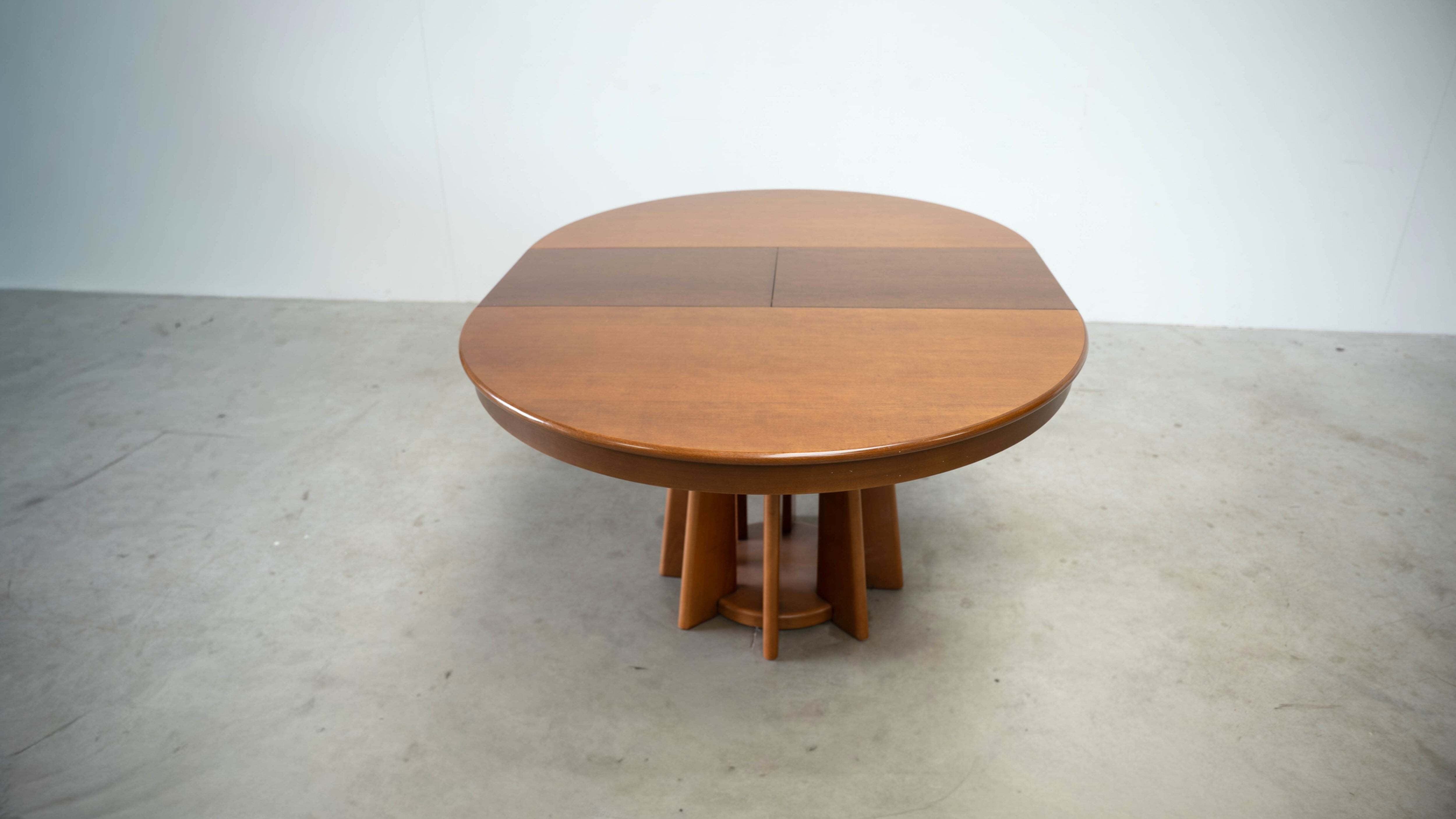 Table à manger sculpturale italienne