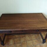 Table ancienne en chêne massif (140/80/75(cm)- Pieds en bois tourné - Deux grands tiroirs.