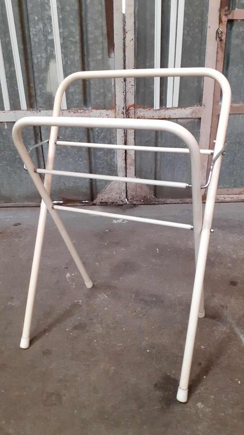 Vintage retro towel rack