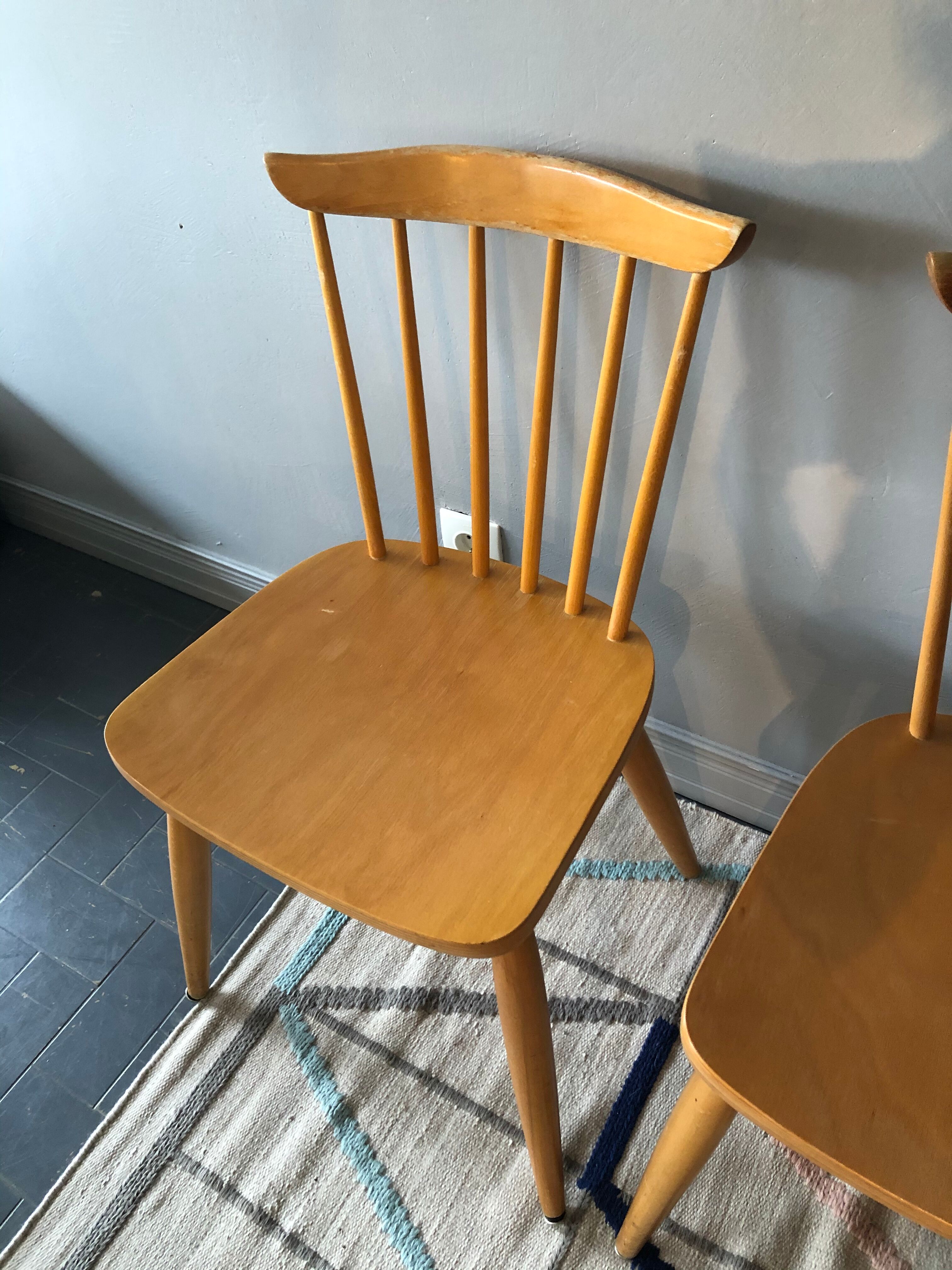 Suite of 4 vintage chairs