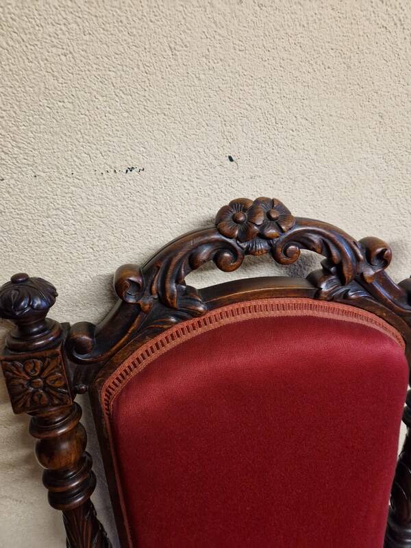 Chair known as a "chauffeuse" from the Napoléon III period, made of carved moulded wood.