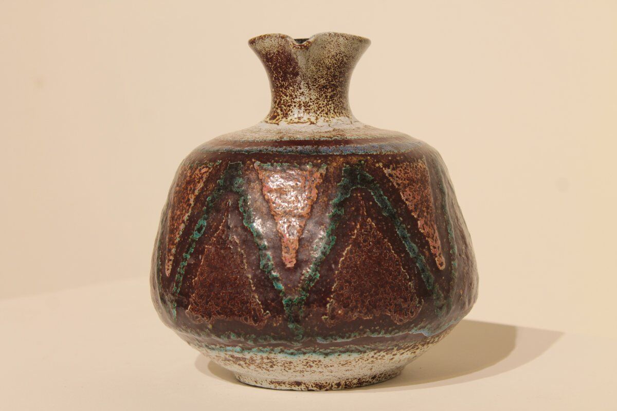 Pichet Pottery from Accolay geometric shapes