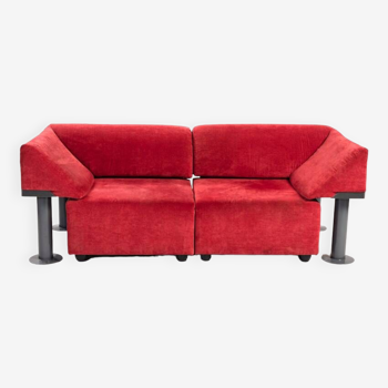 Canapé postmoderne en velours rouge Artifort, années 1980