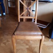 Chaise en bois assise en cuir