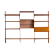 Bibliothèque murale en teck danois du milieu du siècle avec étagère à magazines et armoire en verre 1960/70