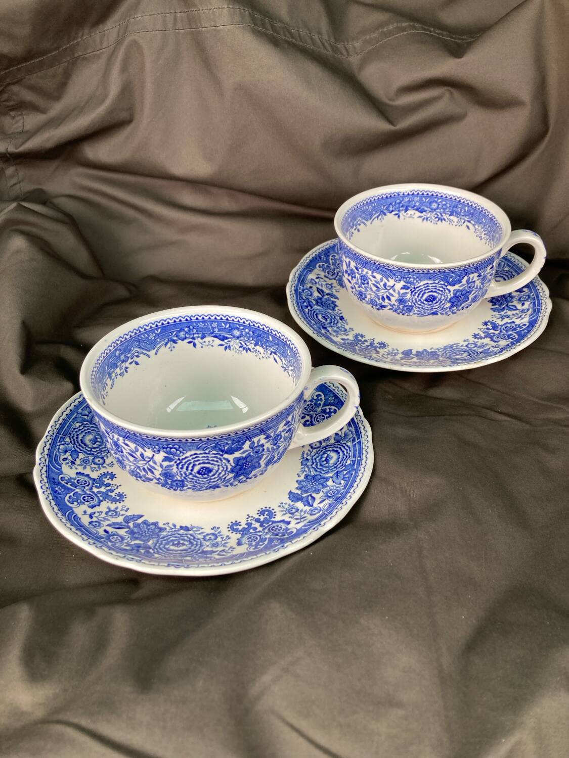 Villeroy and Boch Burgenland head to head breakfast cups blue
