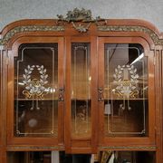 Buffet-vitrine Art nouveau aux putti, vers 1900