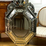 Early 20th century Venetian mirror made of bevelled glass engraved 123 x 73 cm