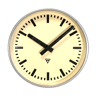 Horloge industrielle gris de Pragotron années 1960