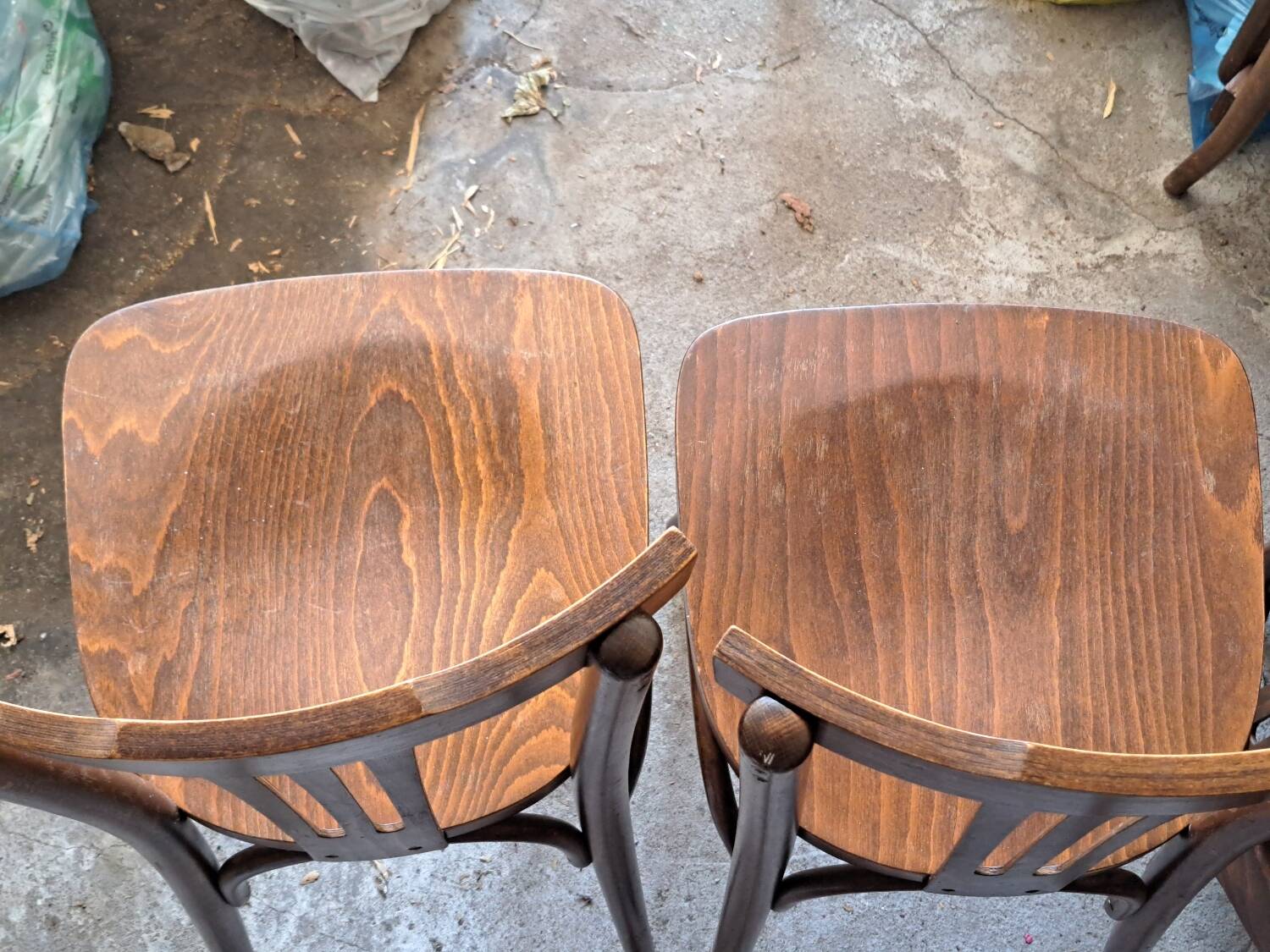 30 vintage Drevounia chairs.