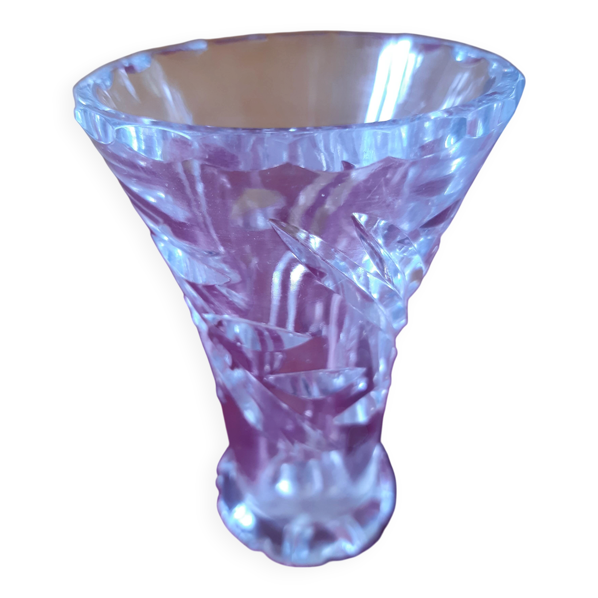 Petit vase en cristal ciselé