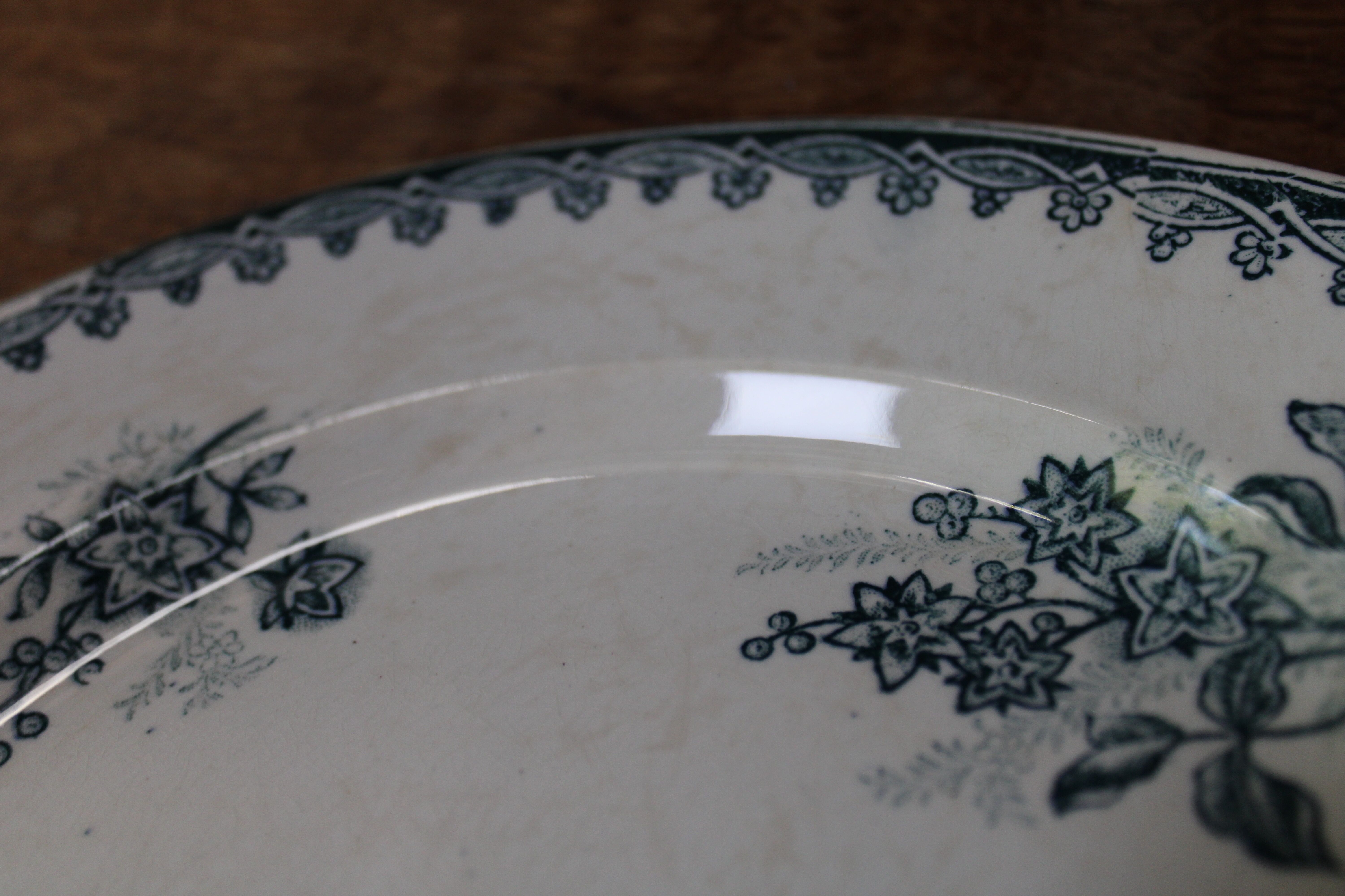 Set of 7 flat plates Sté Amandinoise St Amand, model Margot