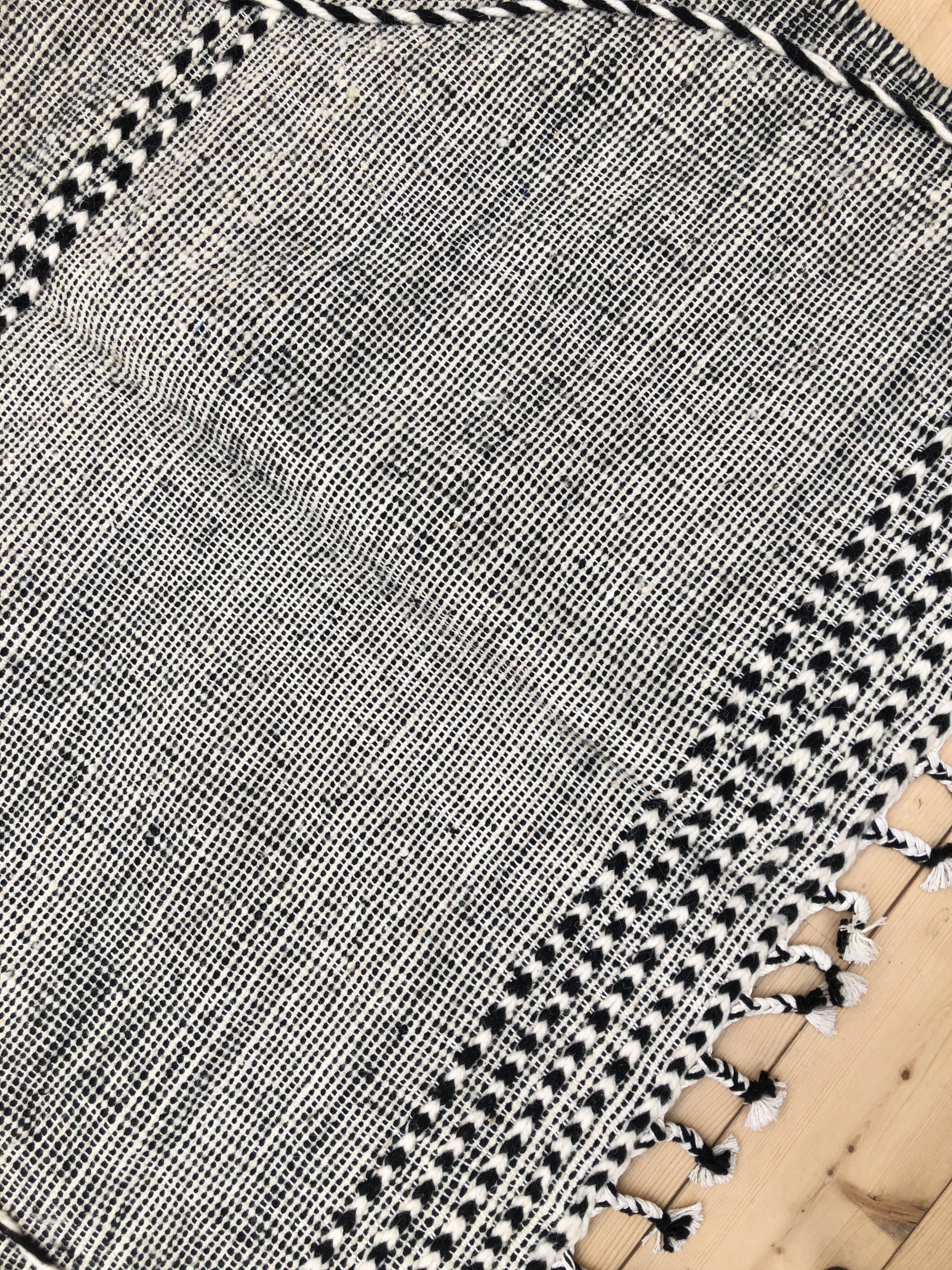 Moroccan Berber carpet Kilim Zanafi black and white 1, 47x1,04