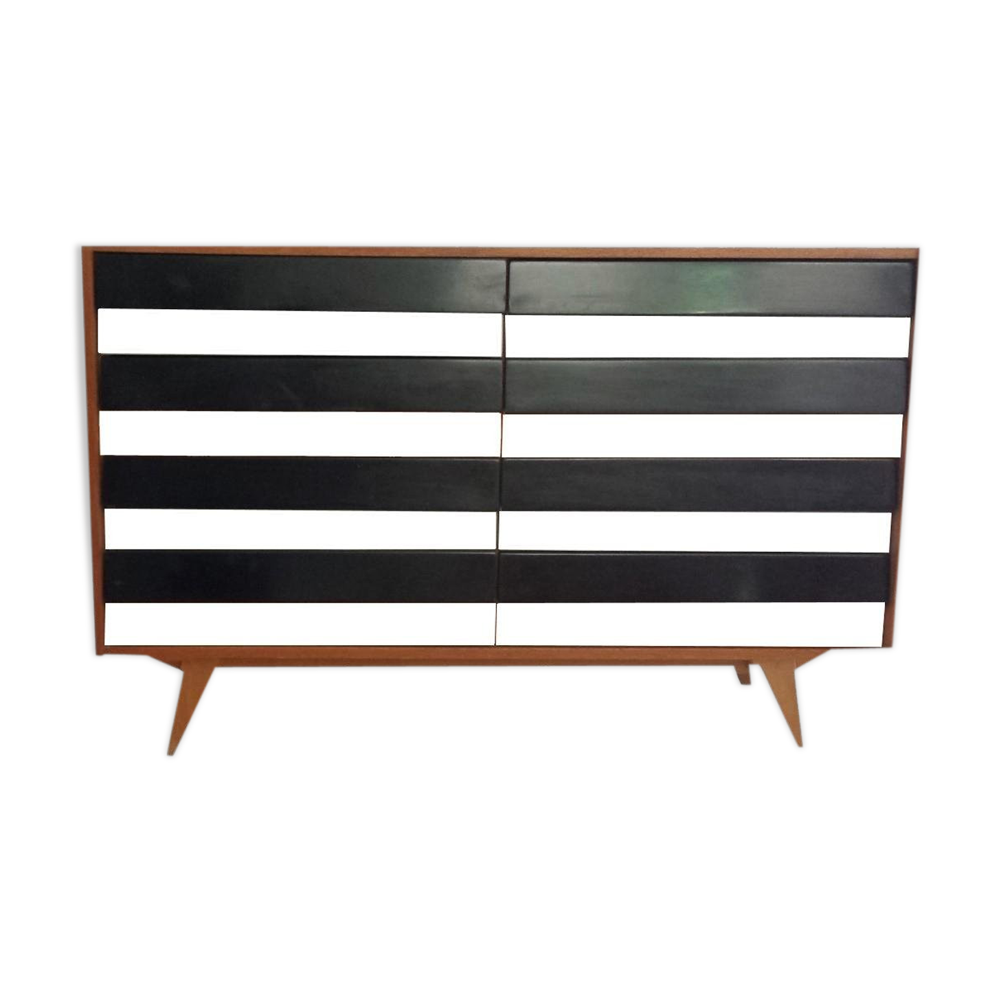 1950s black and white trend buffet