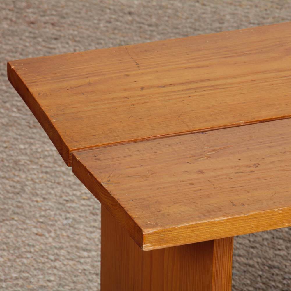 Vintage pine bench, 20th-century work.