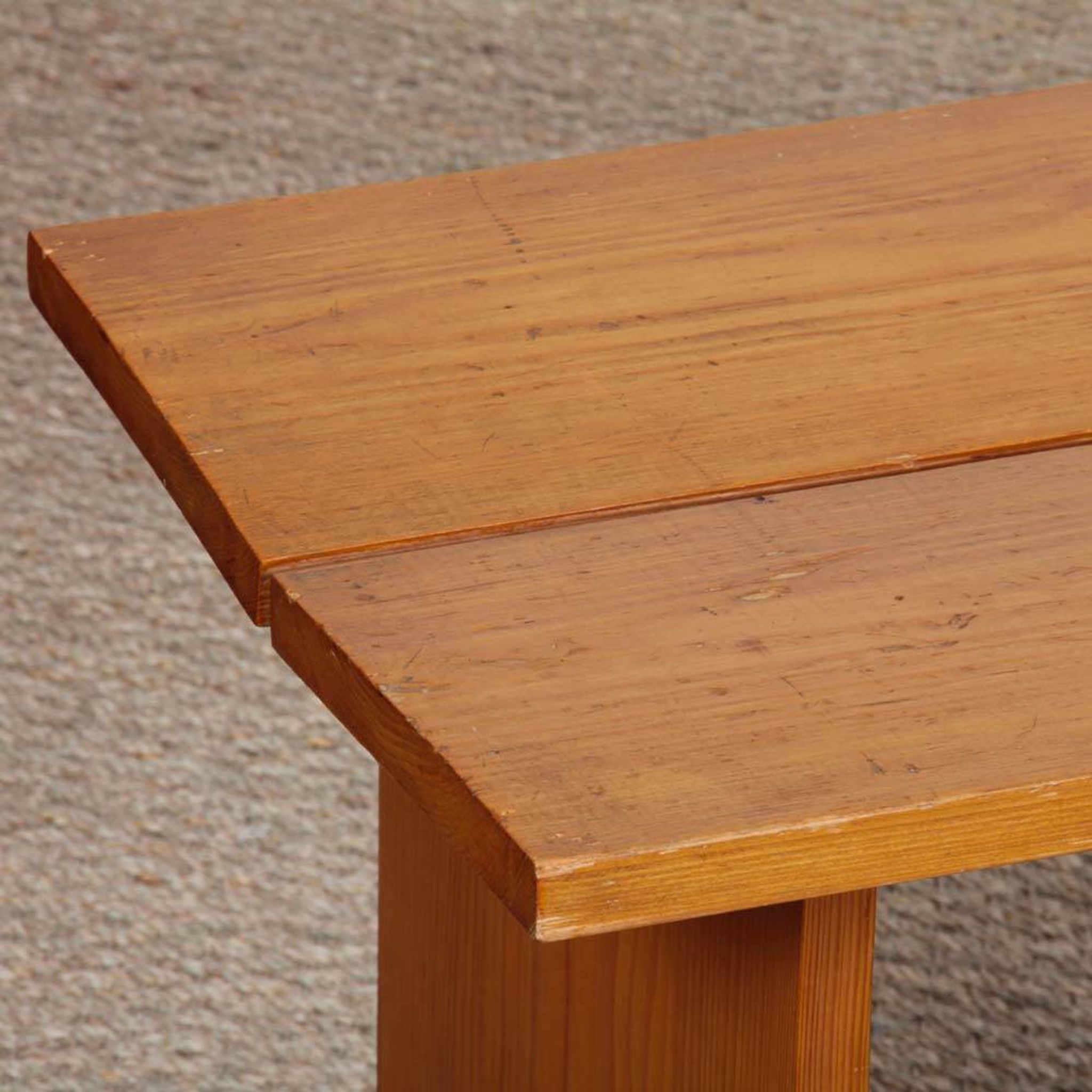 Vintage pine bench, 20th-century work.