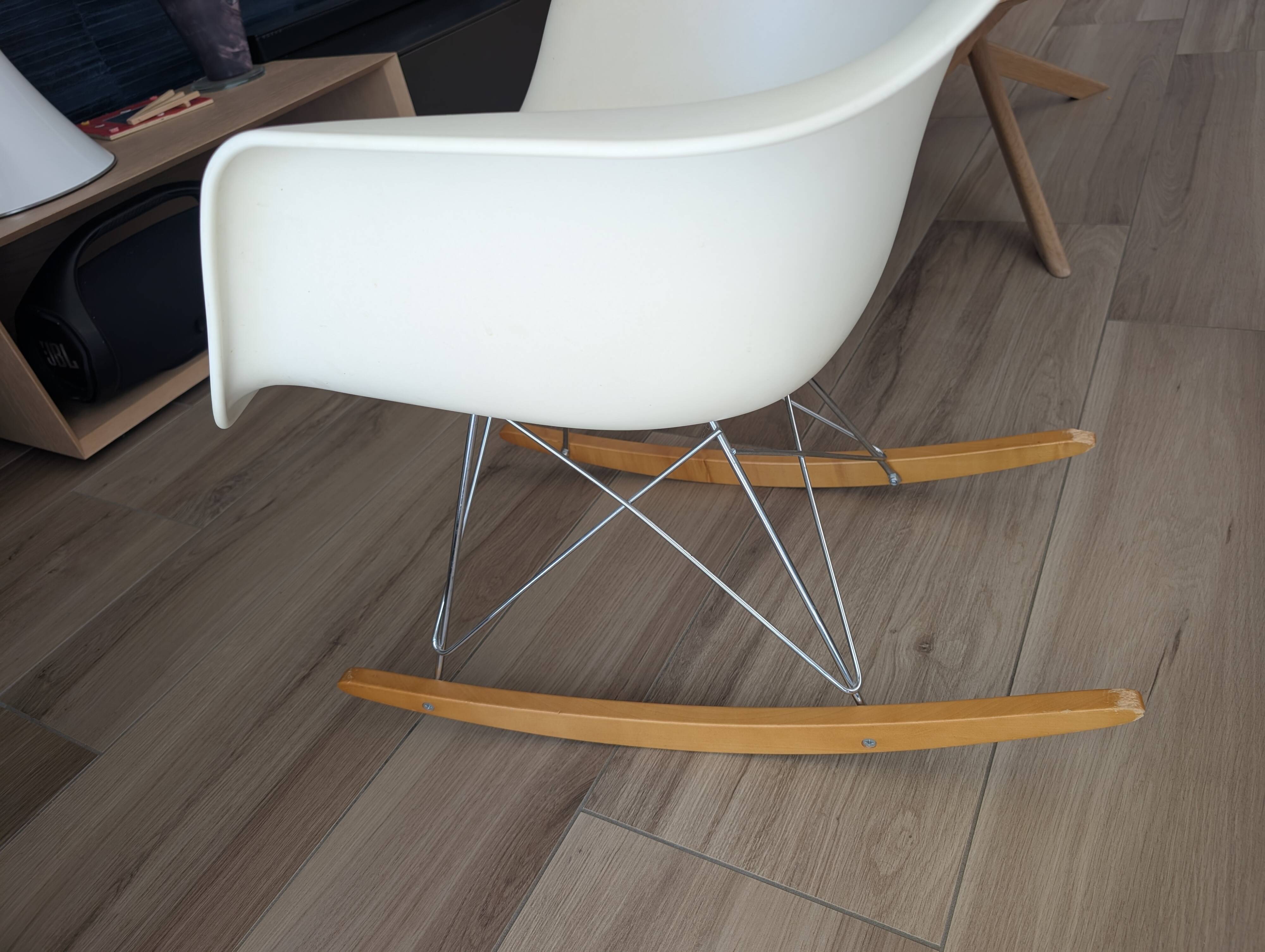 Fauteuil a bascule Rar eames