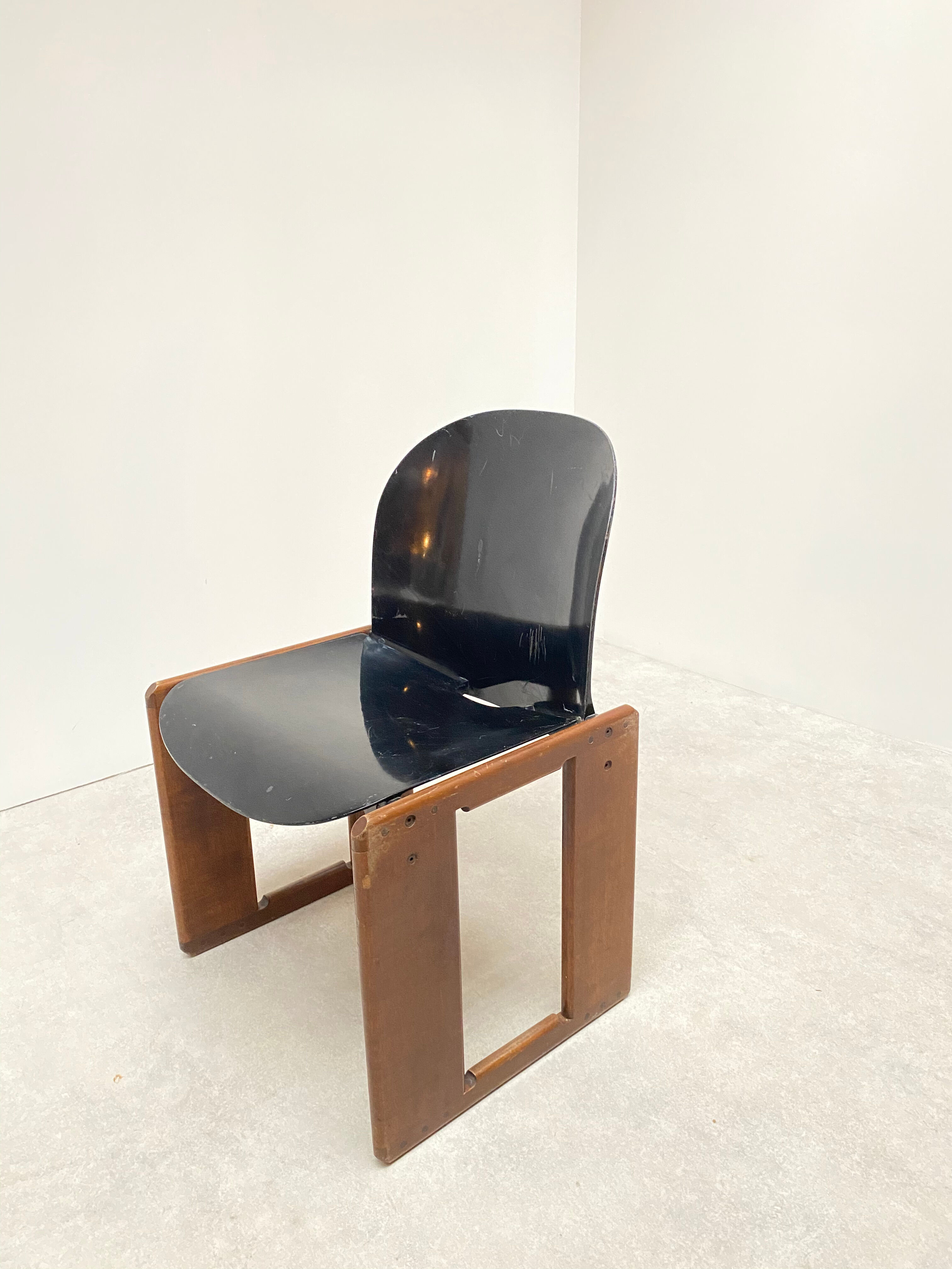 Pair of chairs of Afra and Tobia scarpa model dialogo
