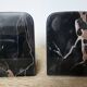 Art Deco pair of bookends in Portor marble and onyx, 1930s-1950s.