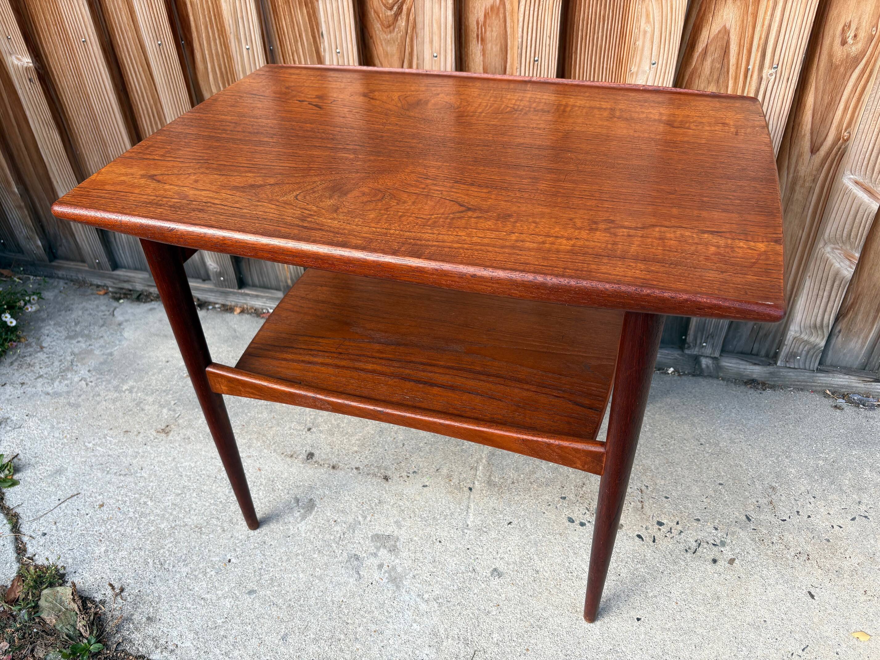 Vintage teak side table – Scandinavian design – 1960s