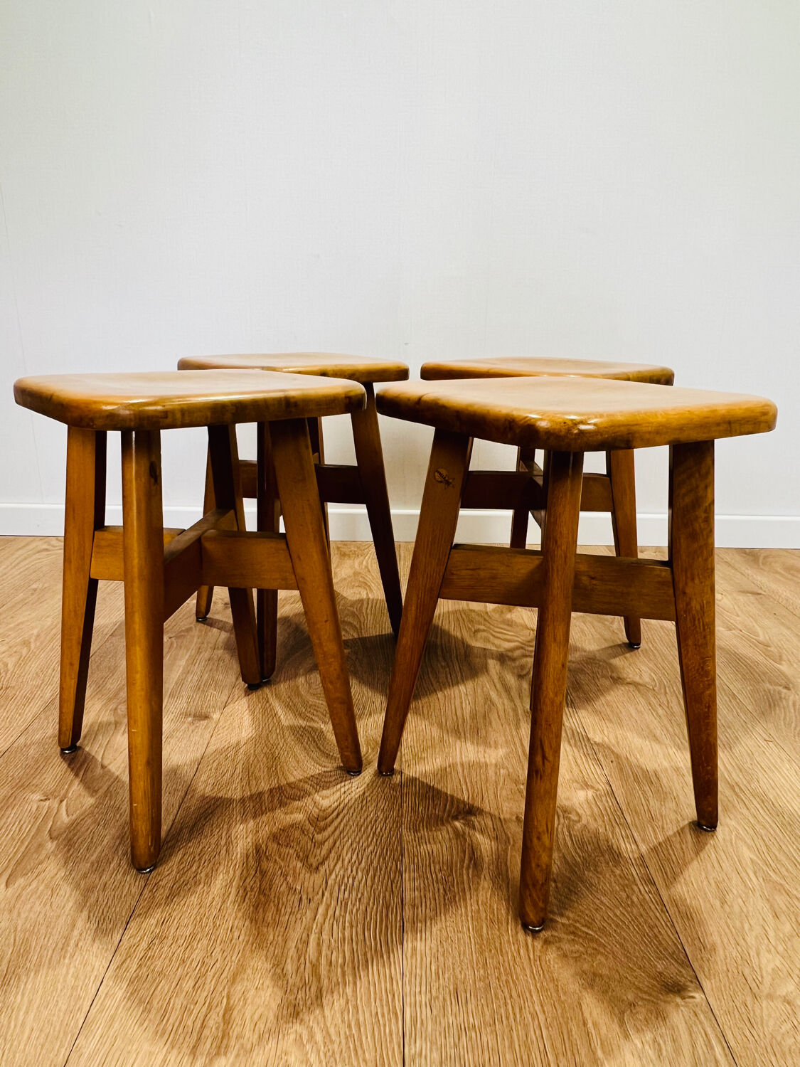 Stella stools