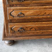 Vintage oak and veneer chest of drawers with 4 drawers.