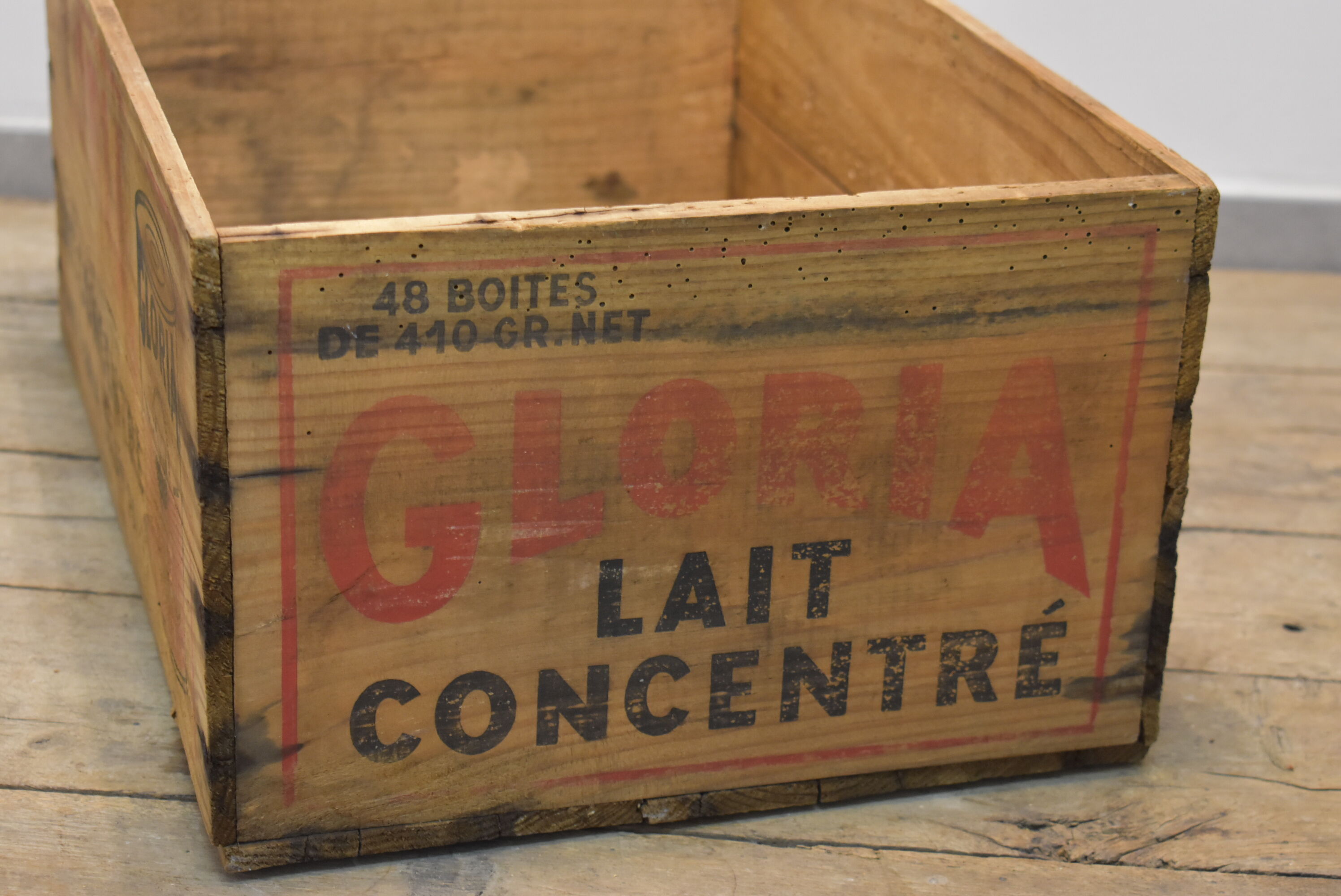 Gloria wooden milk box