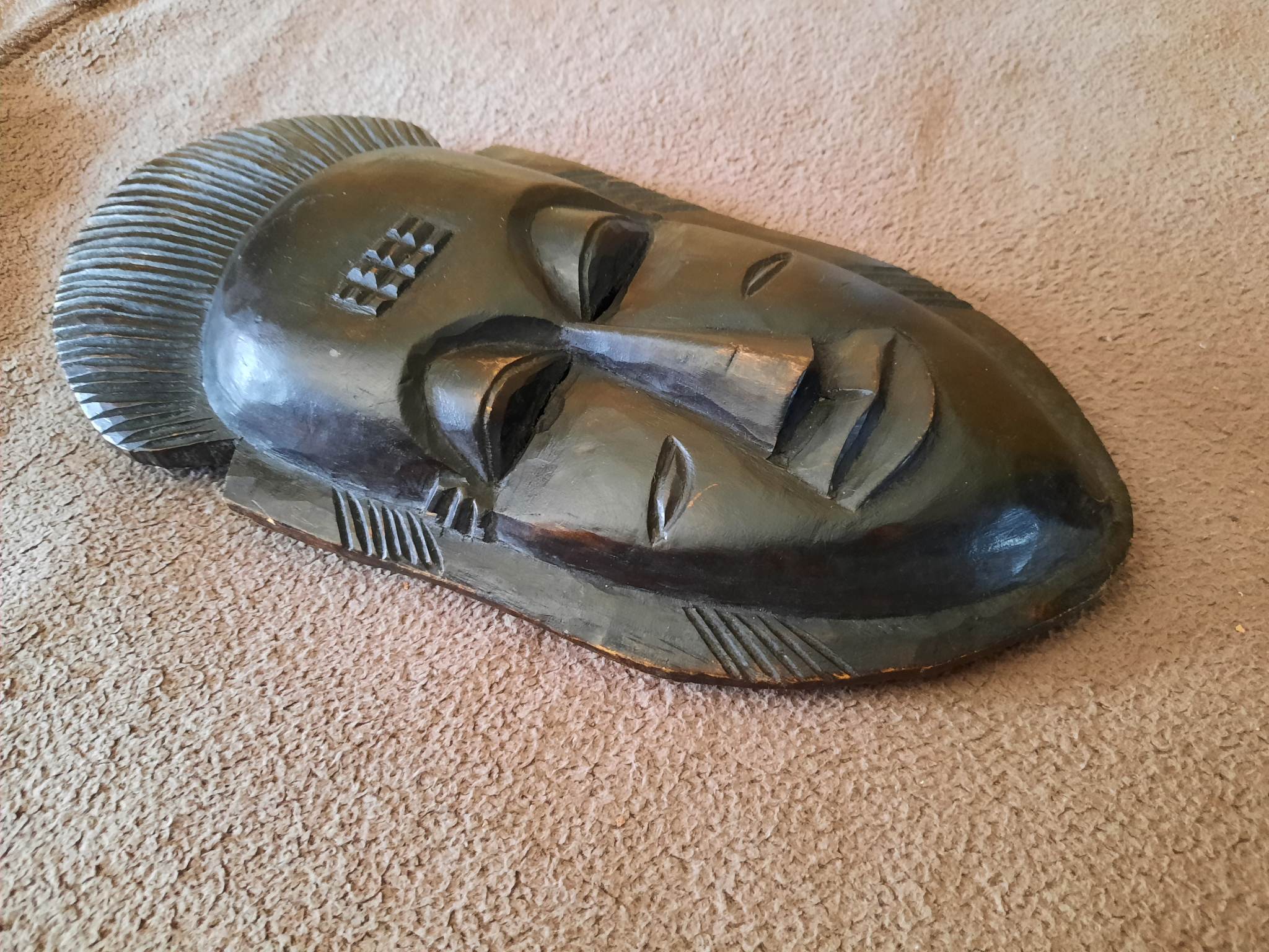 Masque tribal en bois