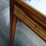 Miroir dans un élégant cadre doré. 84 x 57