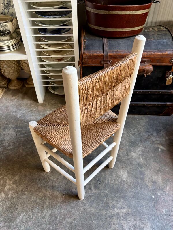 Chaise en bois écru et paille tressée