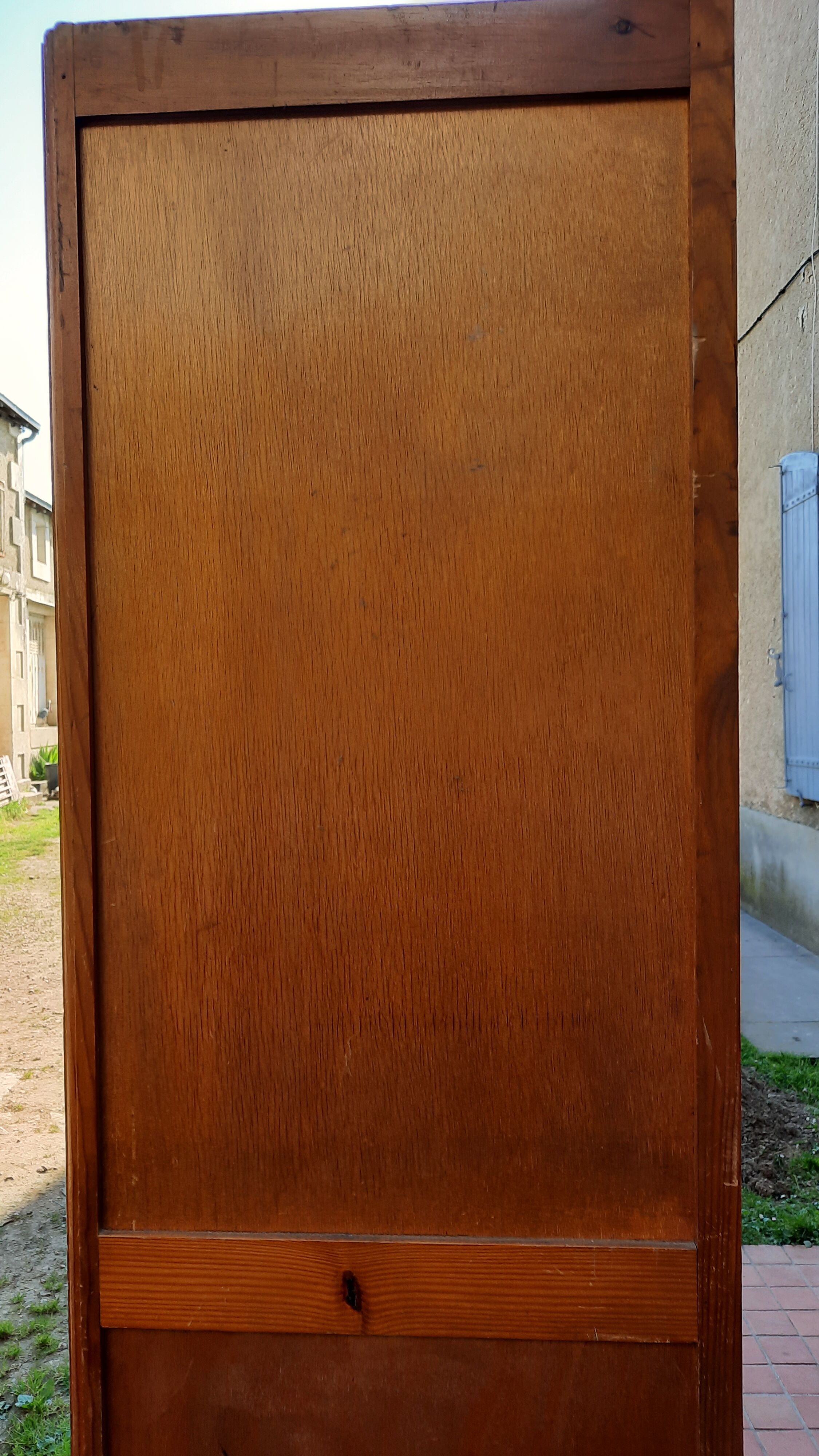 Armoire parisienne