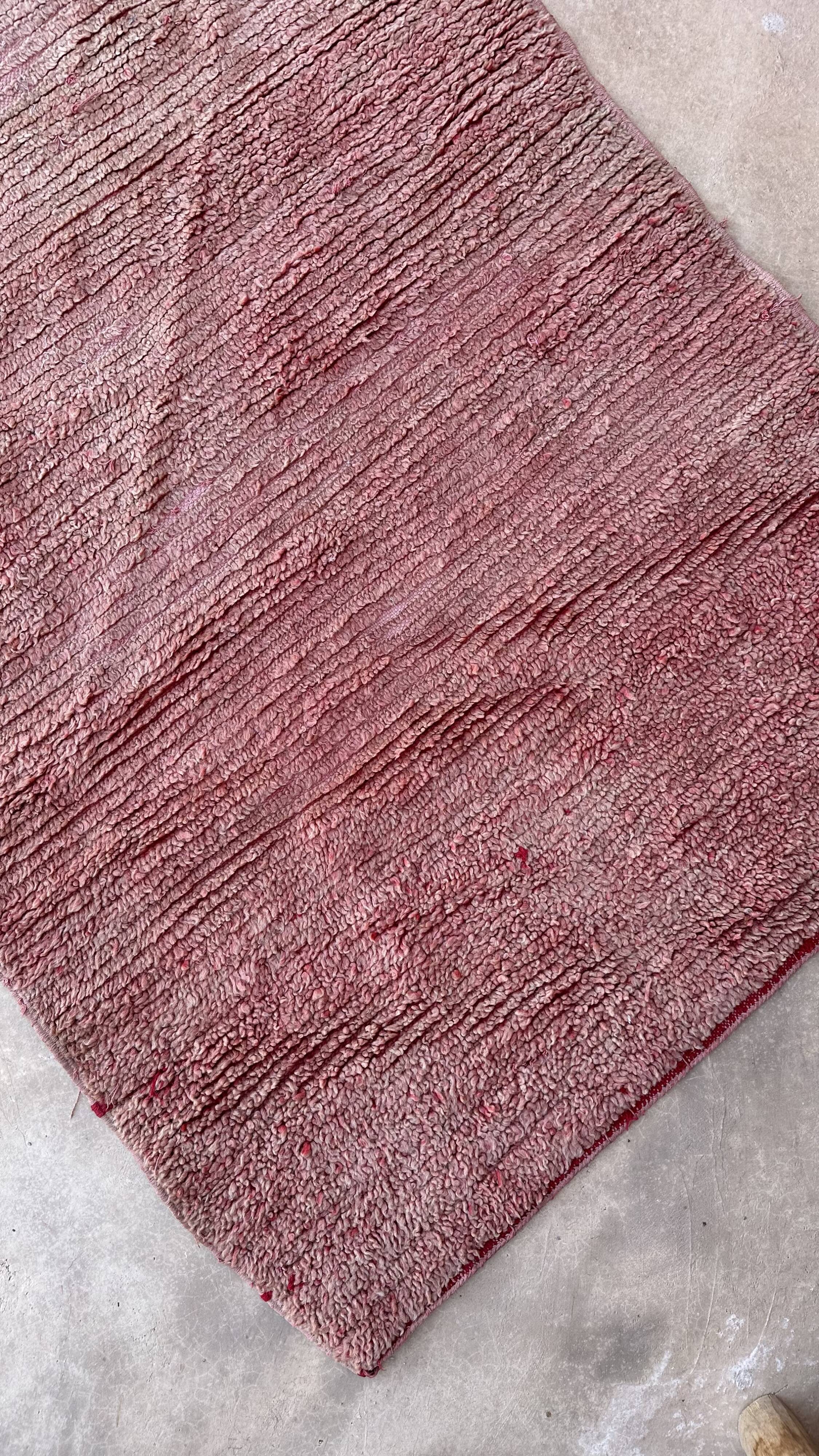 Moroccan red carpet - 108 x 232 cm
