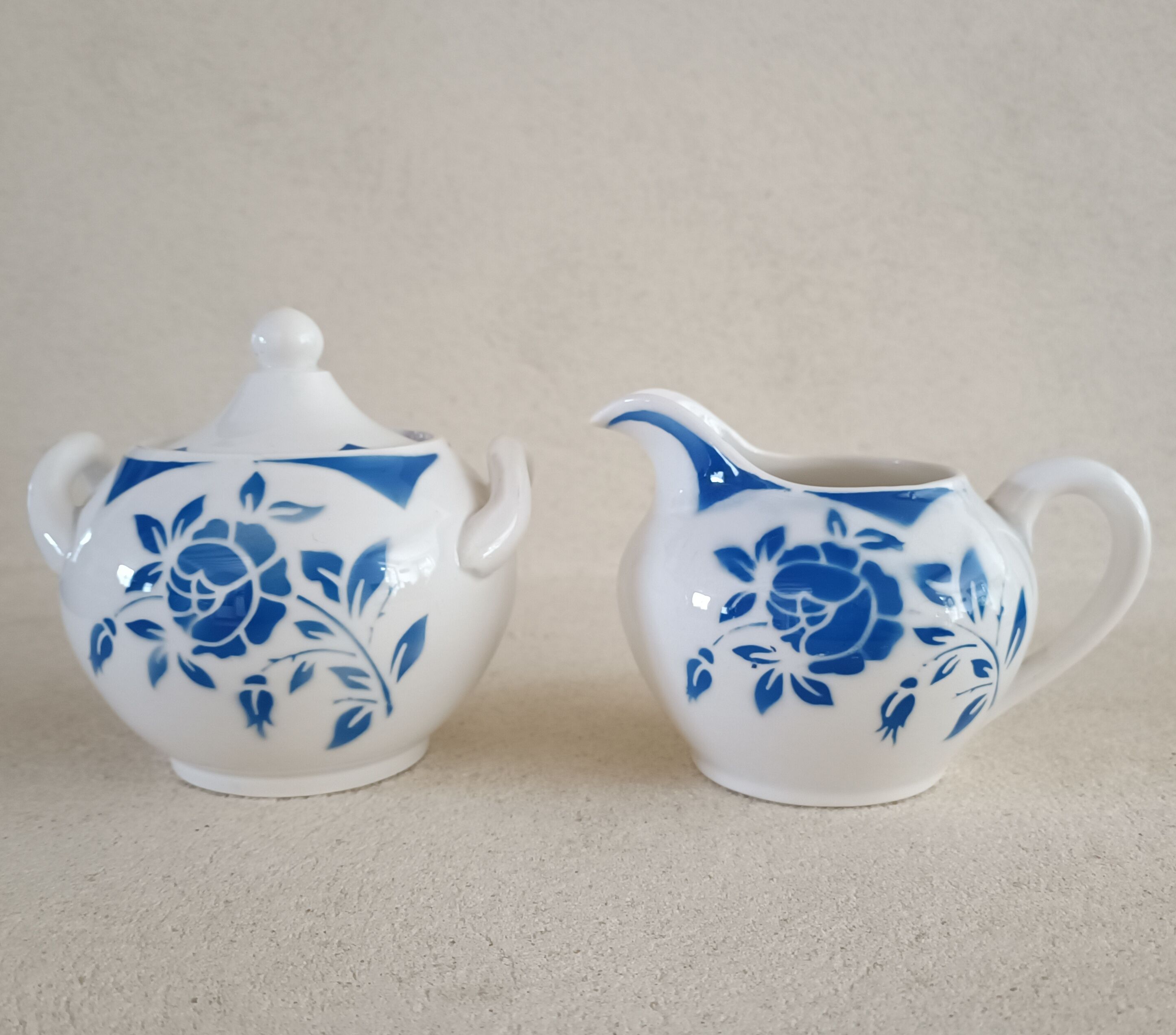 6 Digoin cups and saucers, sugar bowl and milk jug