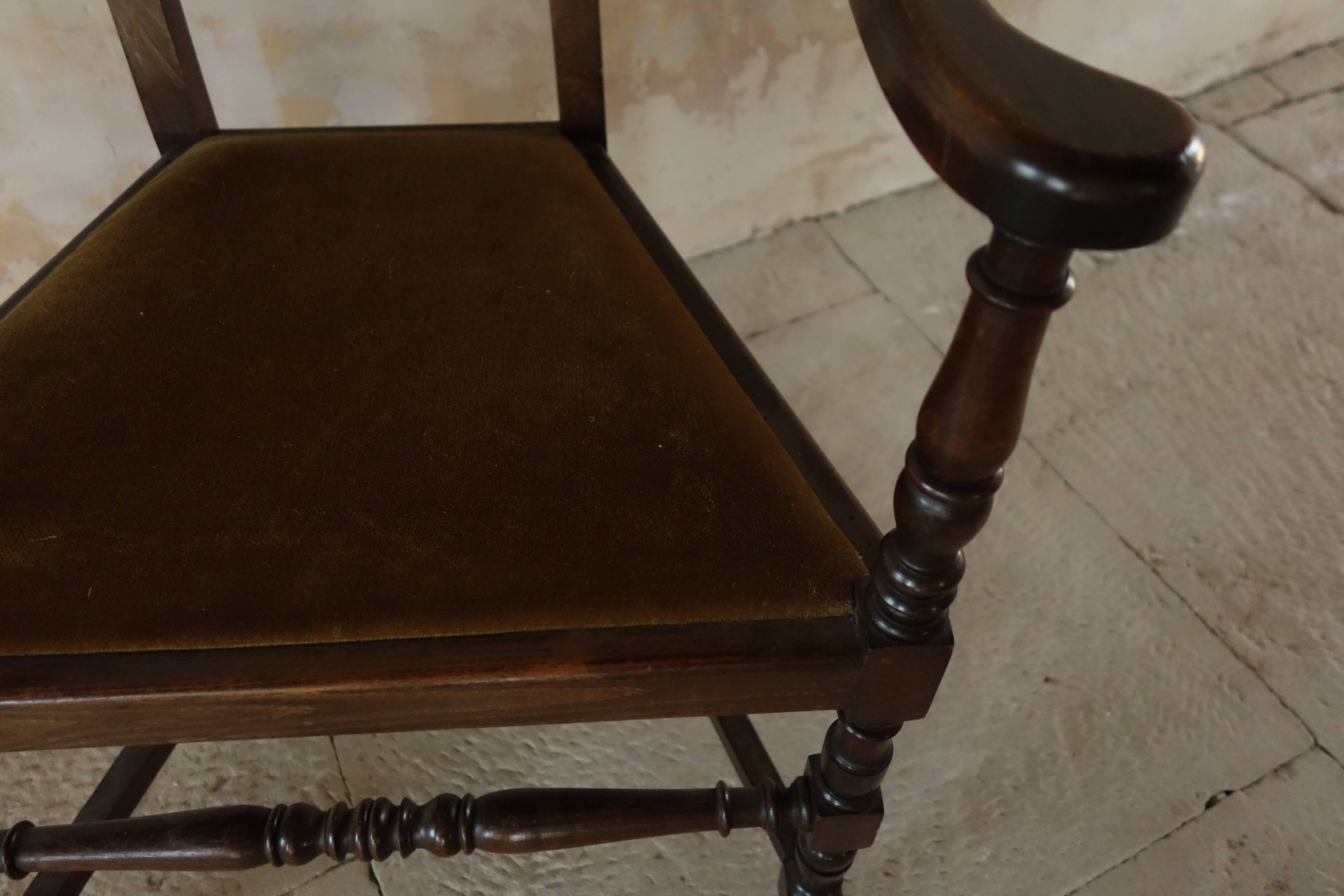 English Georgian style chair from the 1800s.