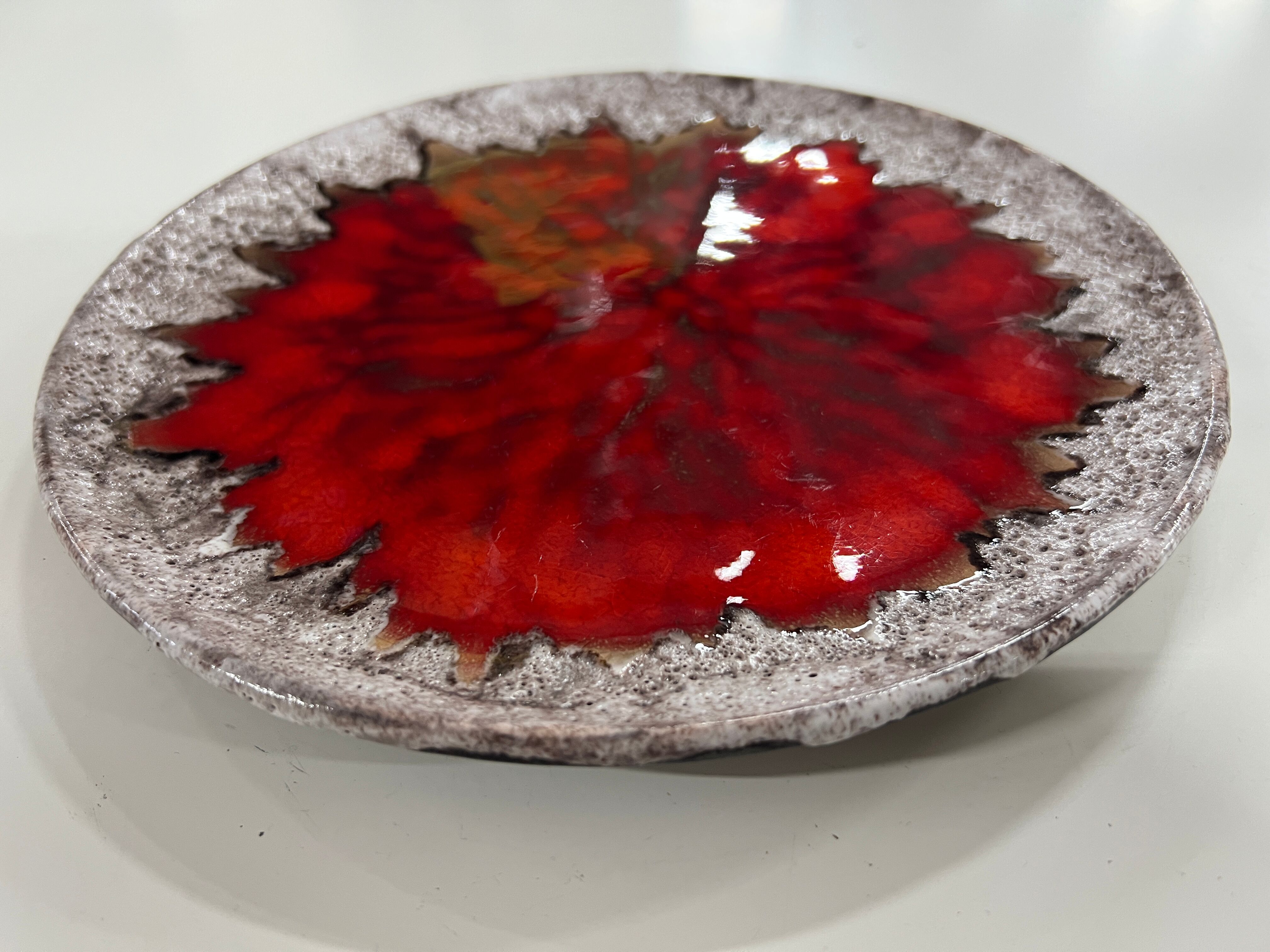 Artisanal plate for decoration