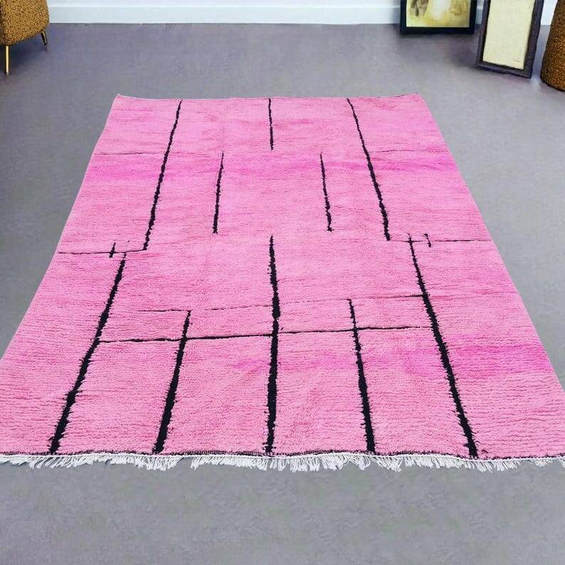 Traditional handwoven Berber rug in pink, size 150x250 cm.