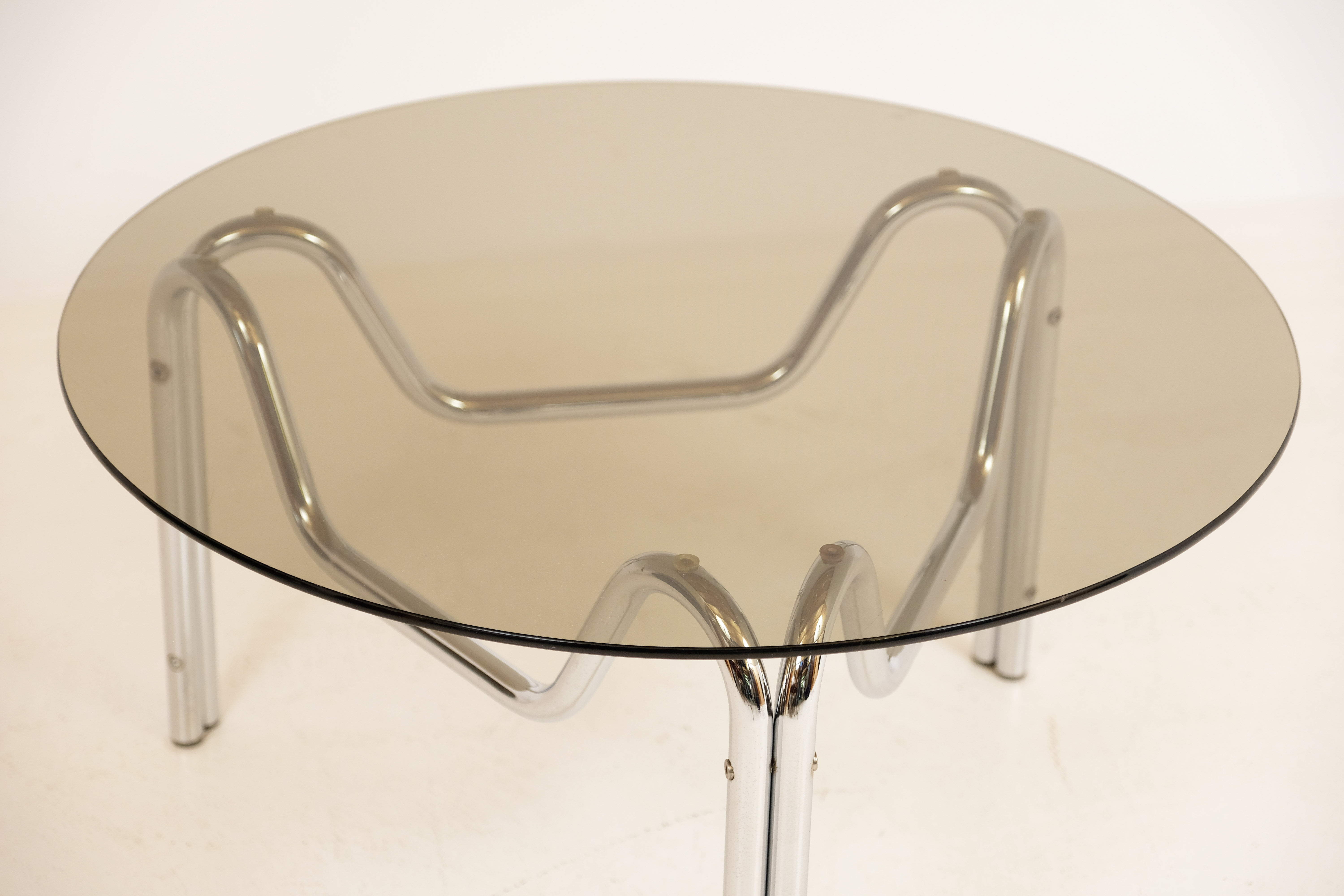 Round coffee table 1970