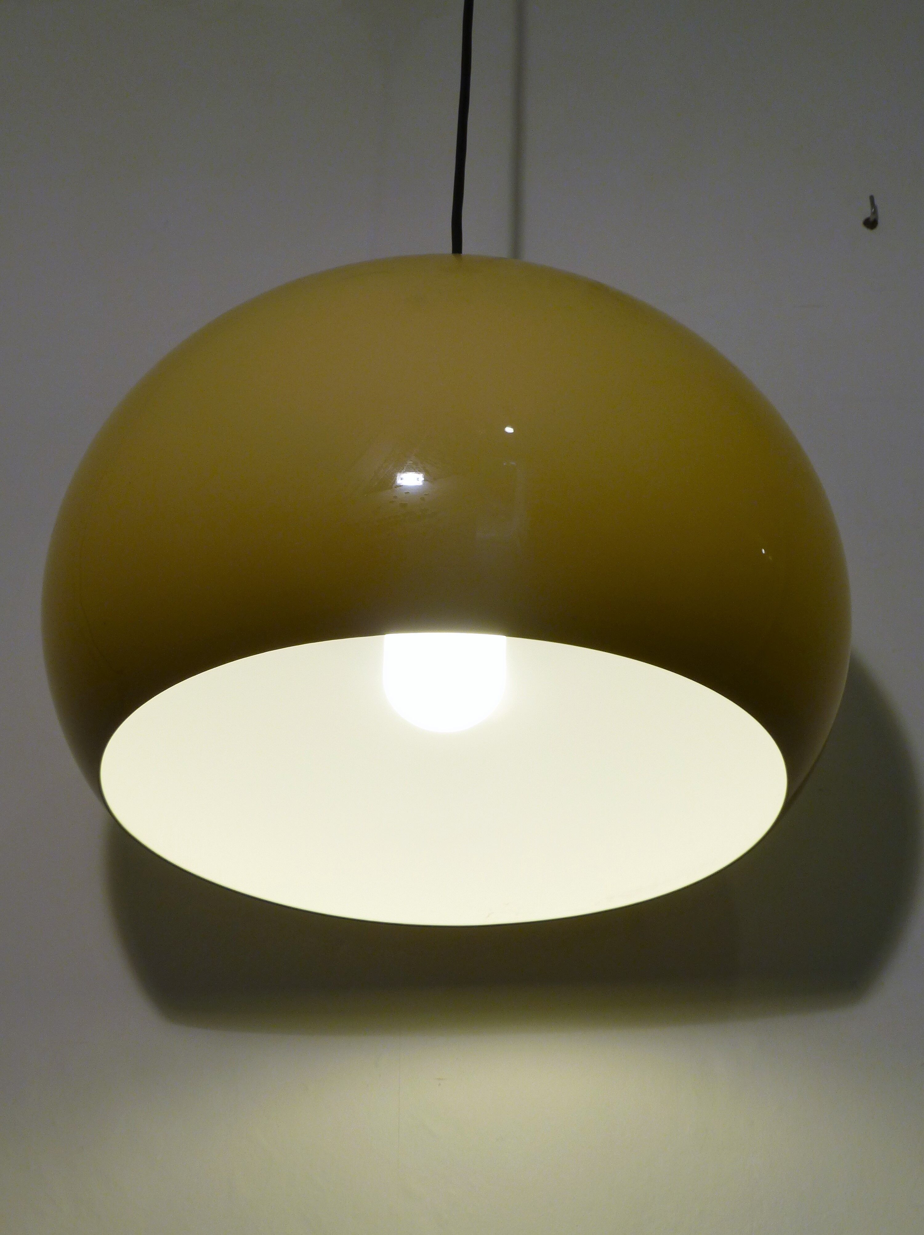 Guzzini design hanging lamp, made by Meblo in the 1970