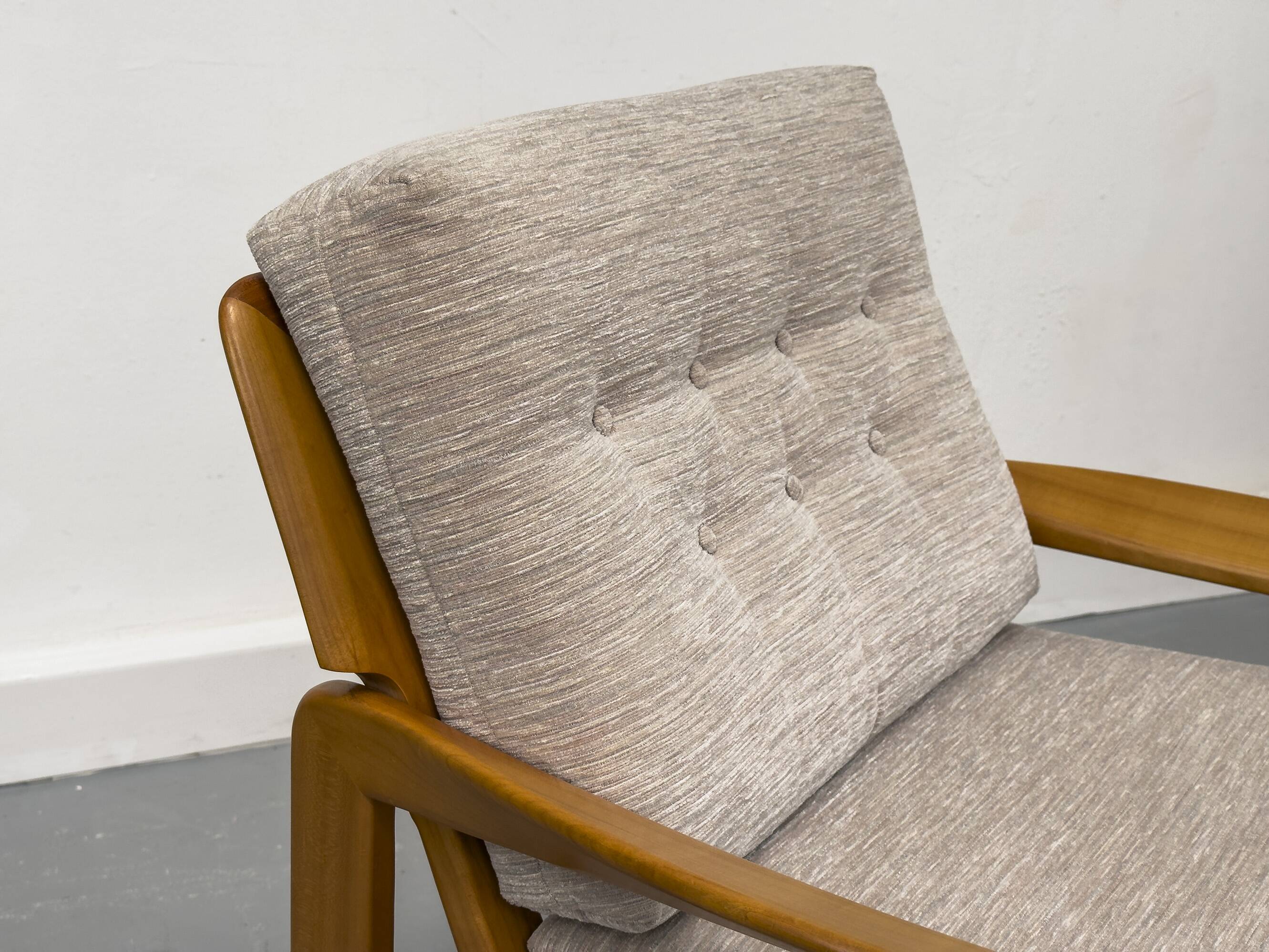 Paire de fauteuils, 1960s