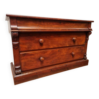 English chest of drawers