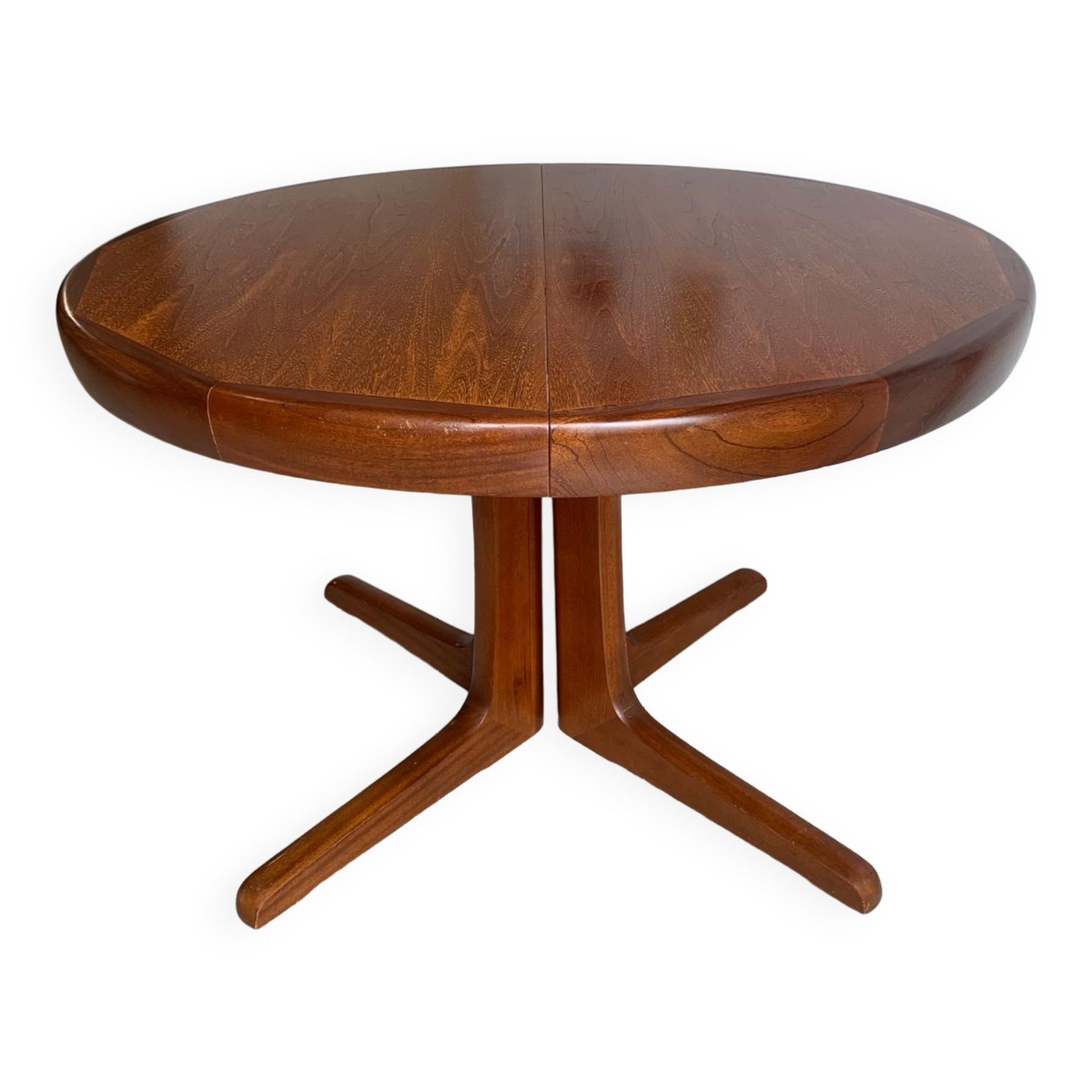 Vintage round table edited by Baumann