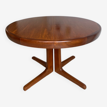 Vintage round table edited by Baumann