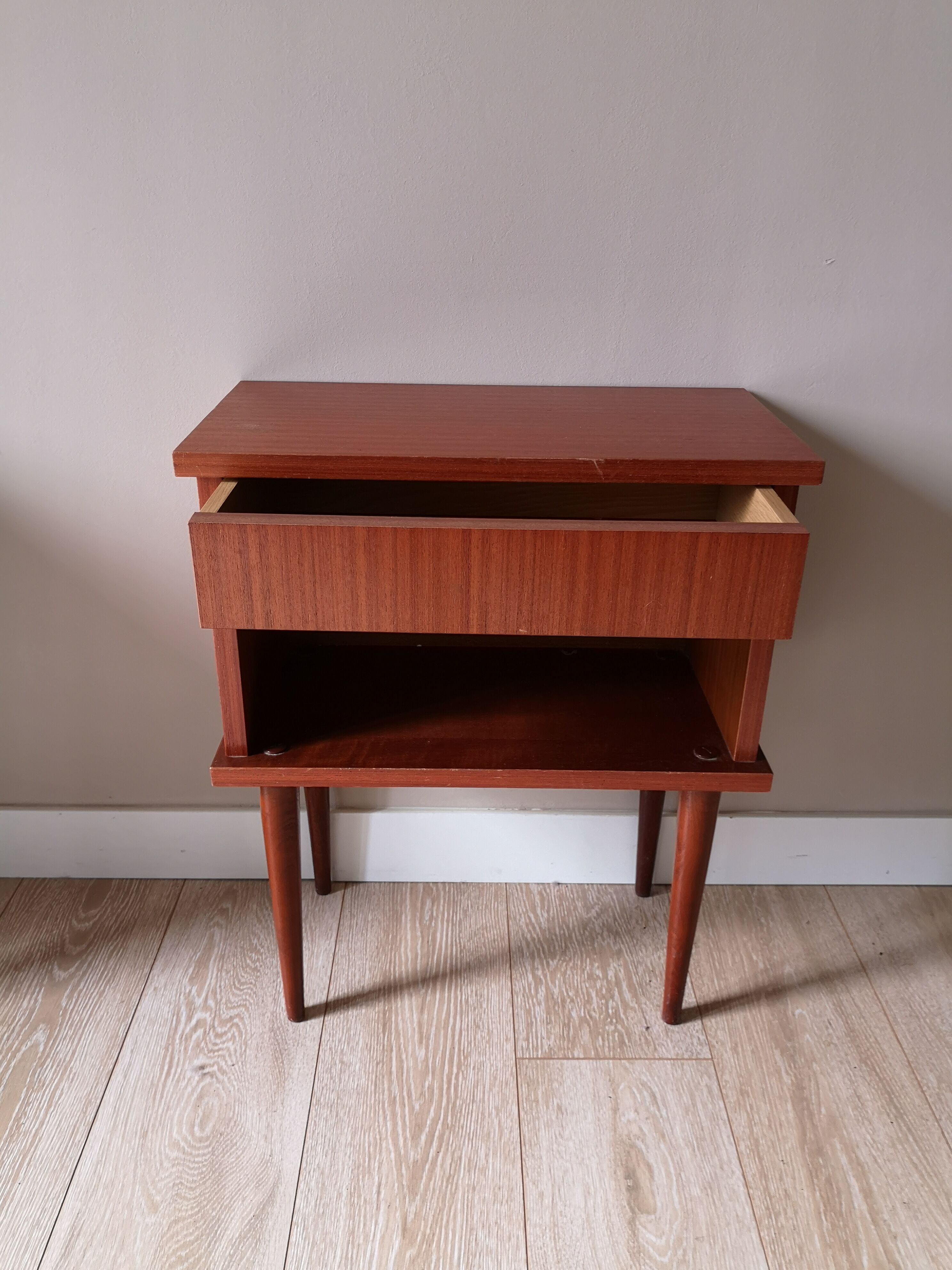 Paire de chevets en teck de style scandinave