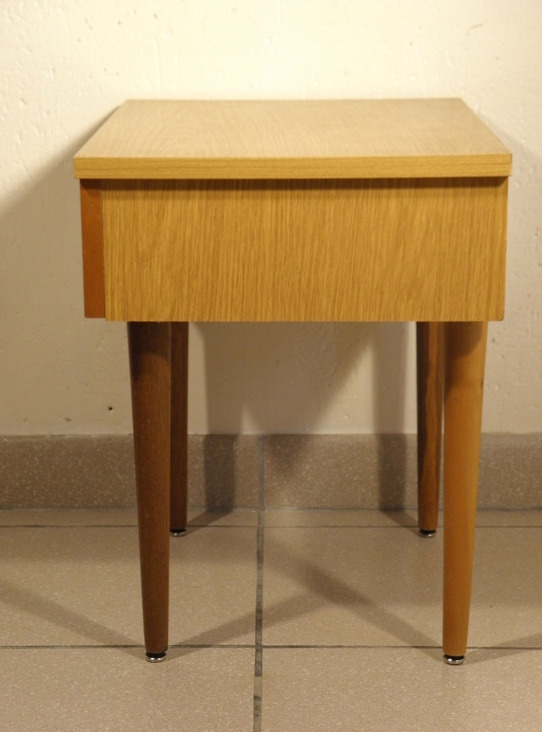 Bedside feet spindles 70s