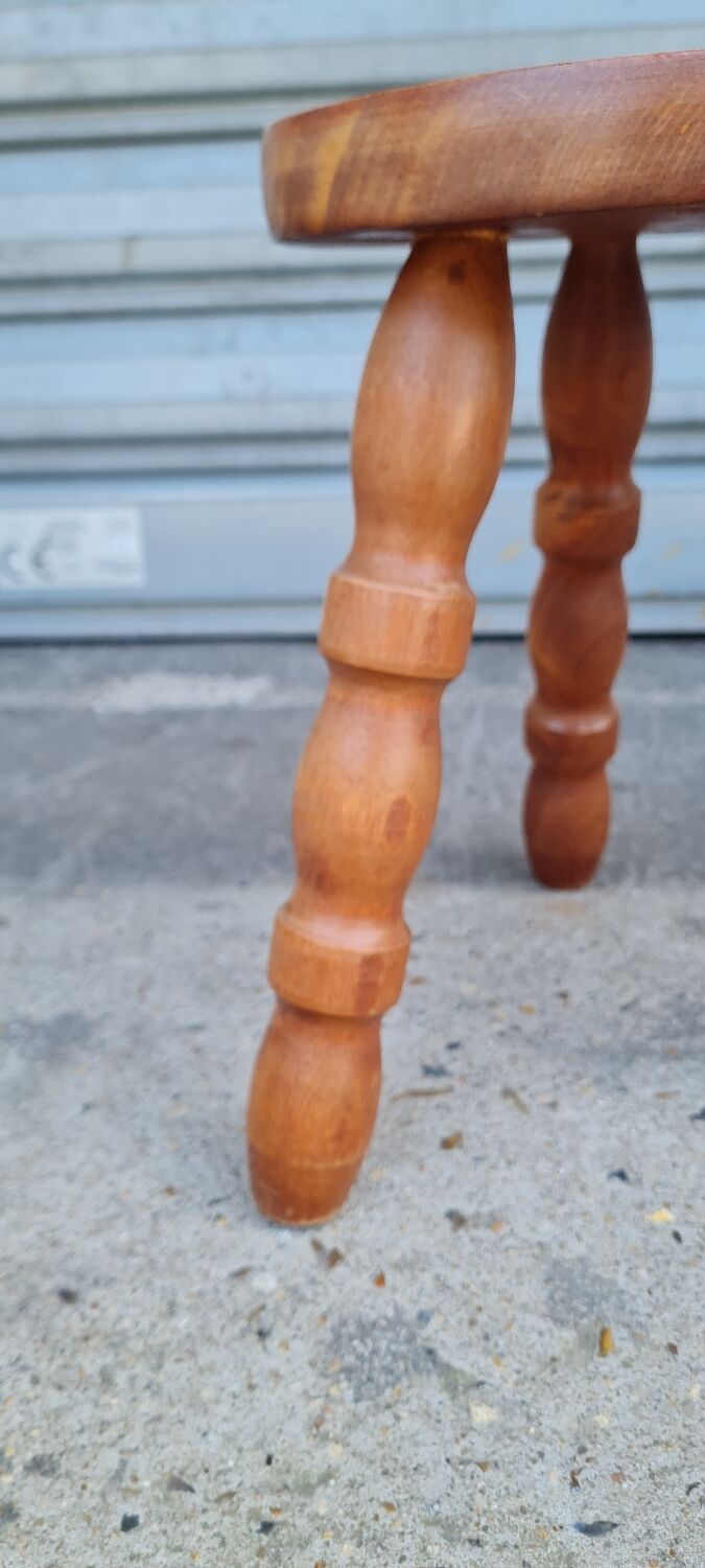 Tripod stool