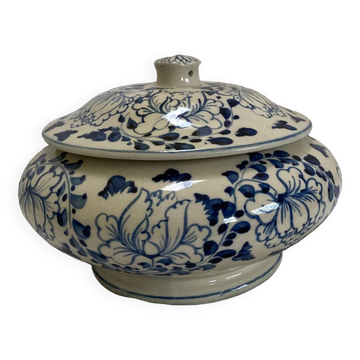 Antique Vietnamese candy box
