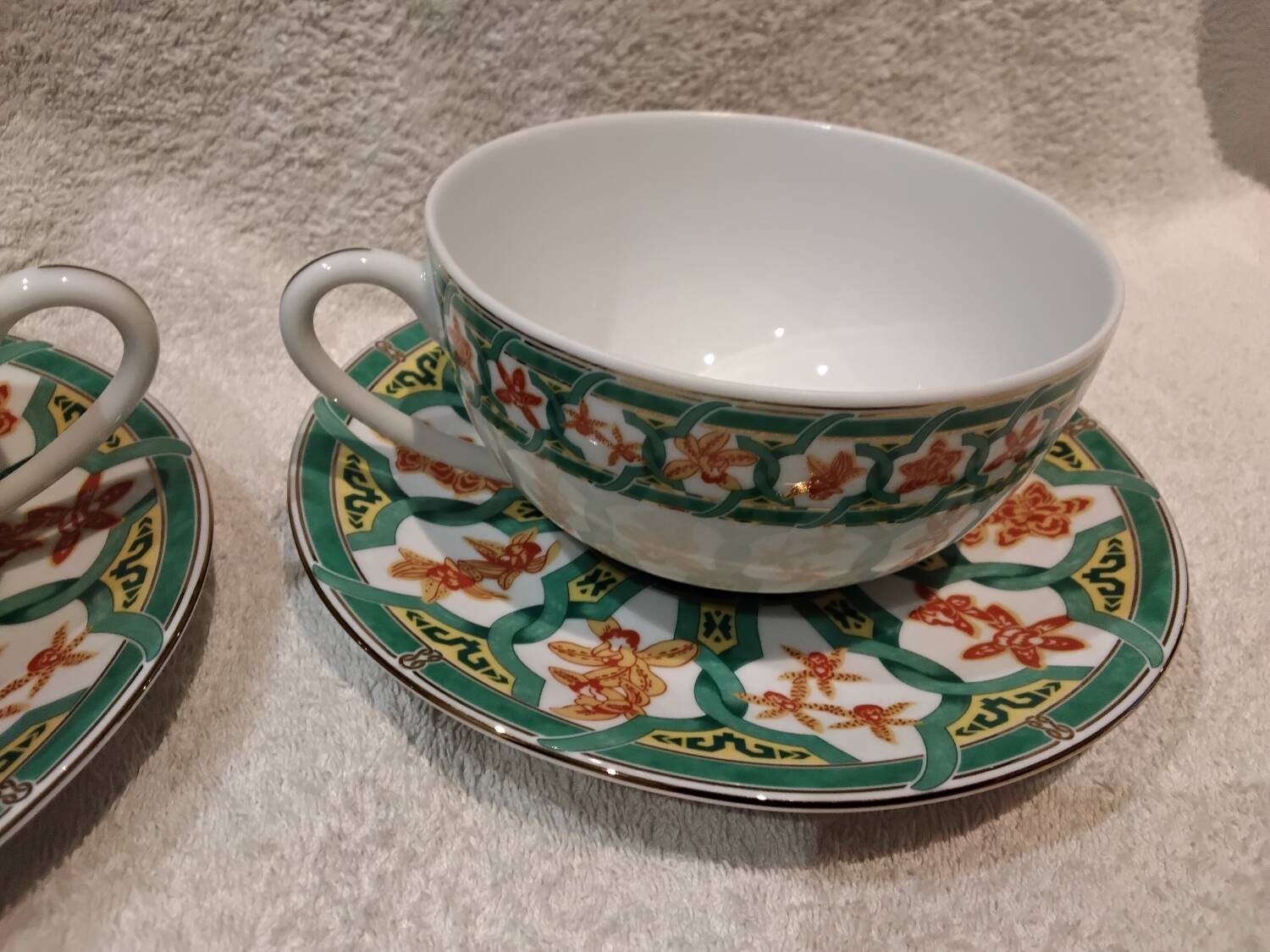 2 breakfast cups, 2 saucers, porcelain Christofle Oceana green.